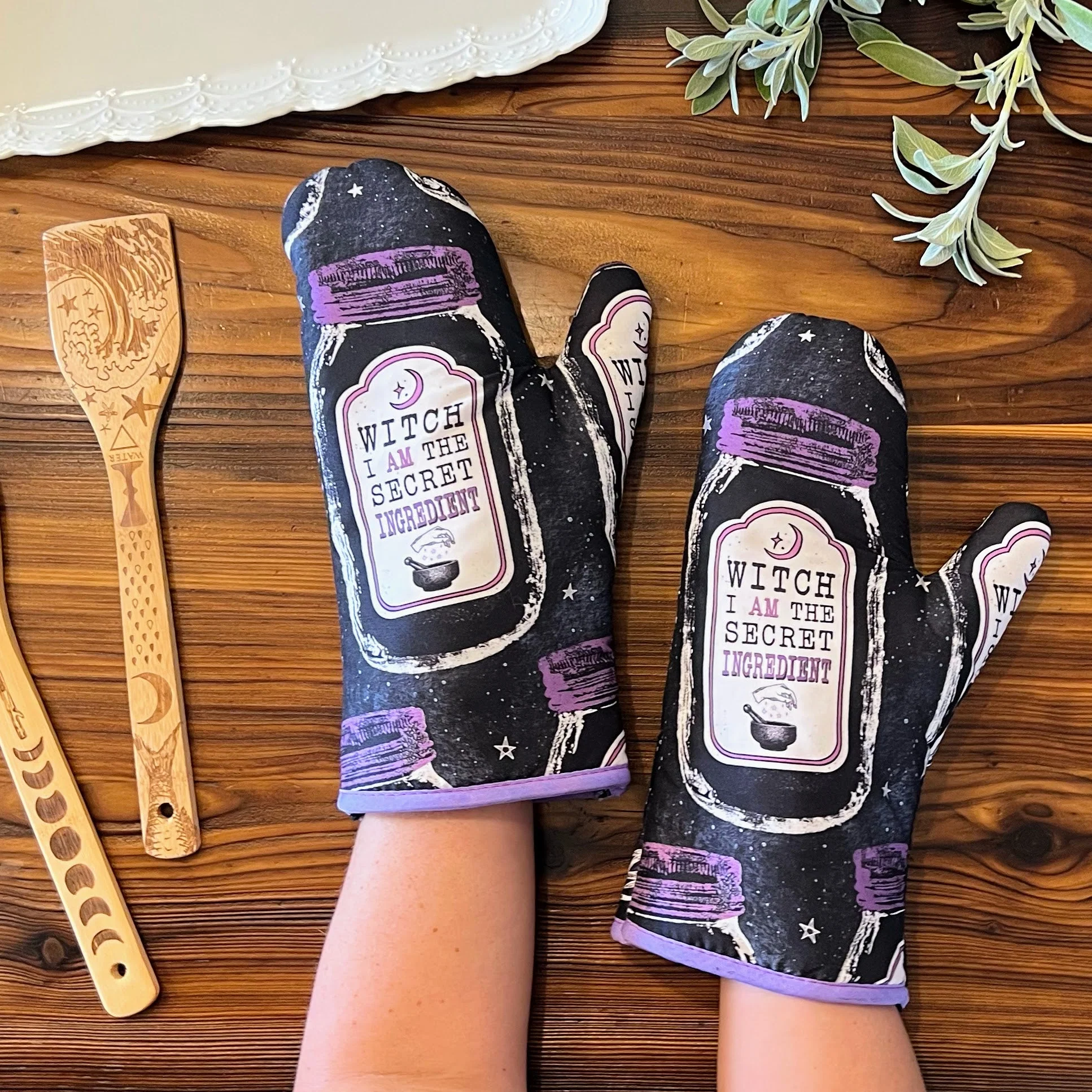 Kitchen Witch Oven Mitt Set - Image 23